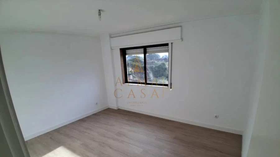 Apartamento T2 para Venda em Rio Tinto Foto 3