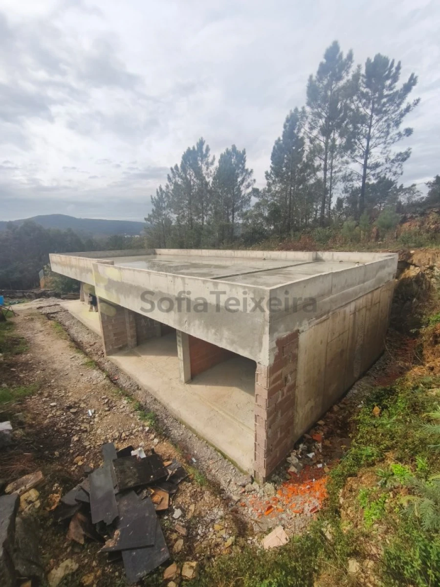 Moradia T2 para Venda em Penafiel Foto 3