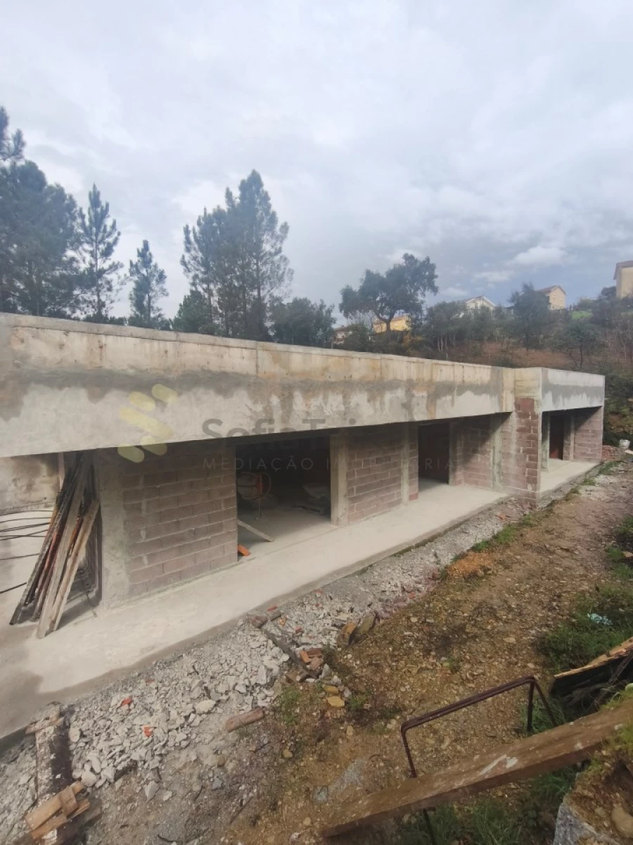 Moradia T2 para Venda em Penafiel Foto 4