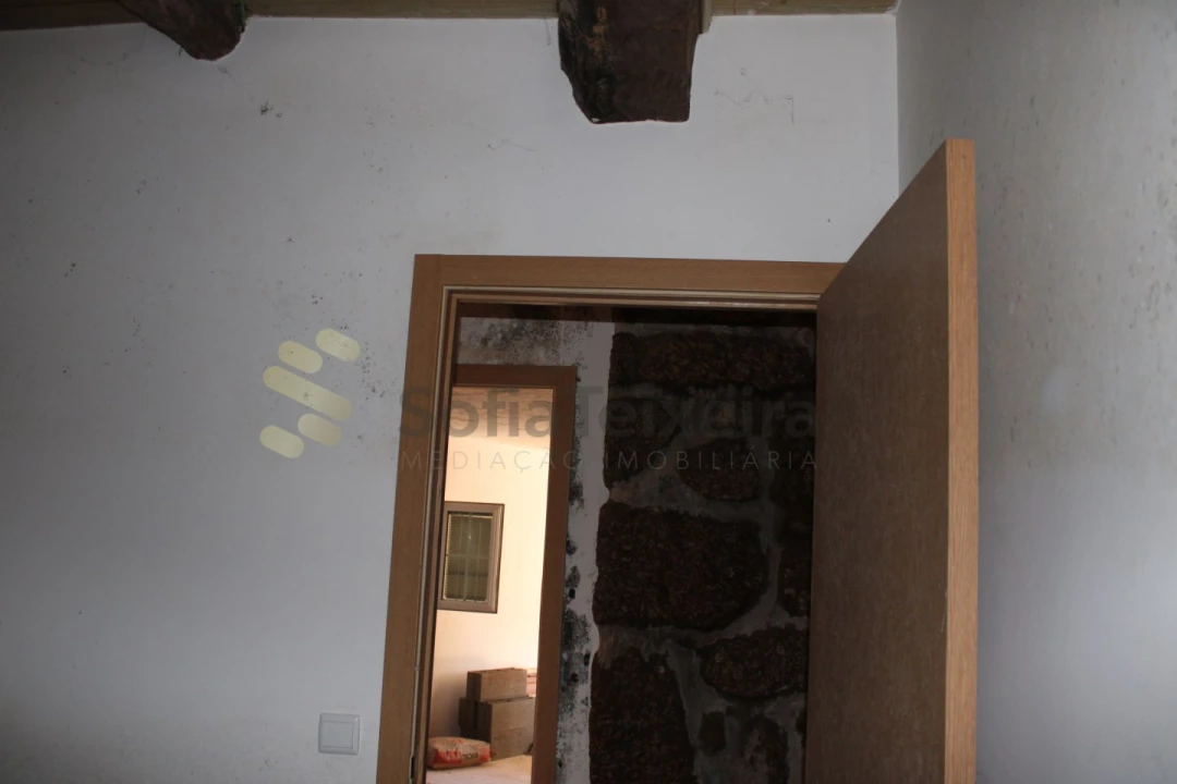 Moradia T6 para Venda em Vila Boa de Quires e Maureles Foto 30