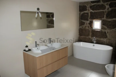 Moradia T6 para Venda em Vila Boa de Quires e Maureles