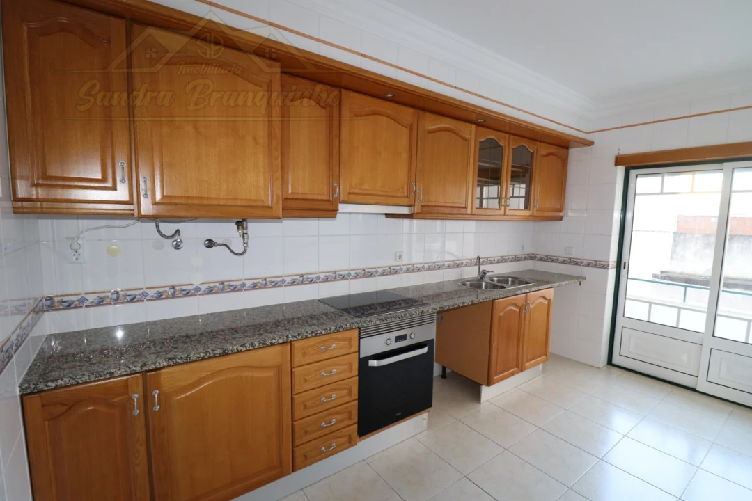 Apartamento T2 para Venda em Bombarral e Vale Covo Foto 1