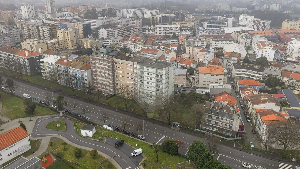 Apartamento T4 para Venda em Paranhos Foto 10
