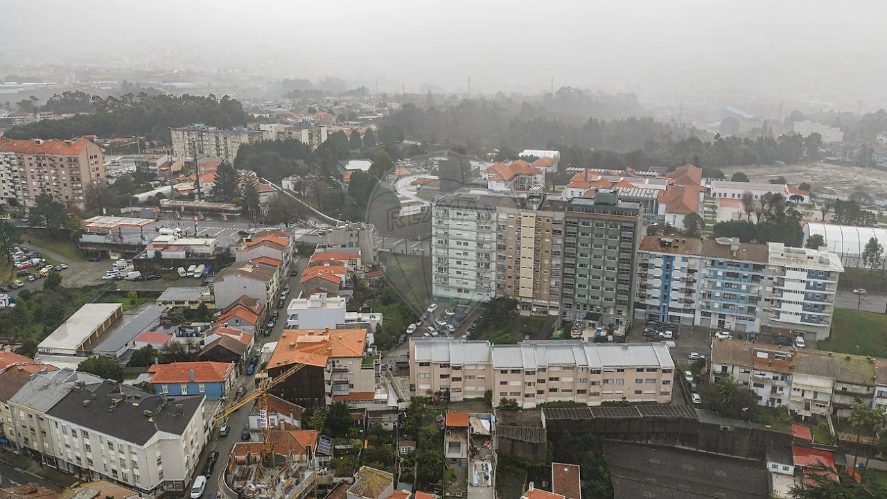 Apartamento T4 para Venda em Paranhos Foto 16