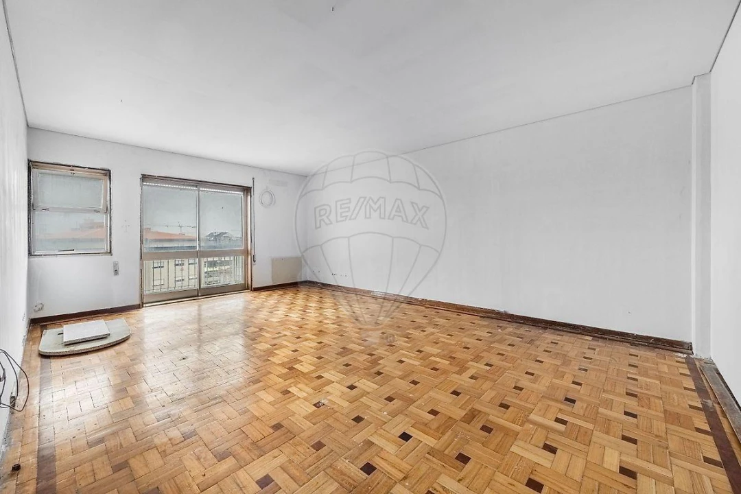 Apartamento T4 para Venda em Paranhos Foto 23