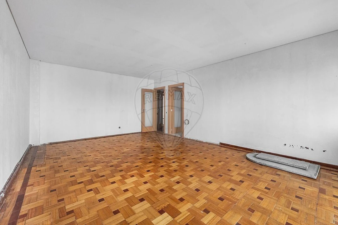 Apartamento T4 para Venda em Paranhos Foto 24