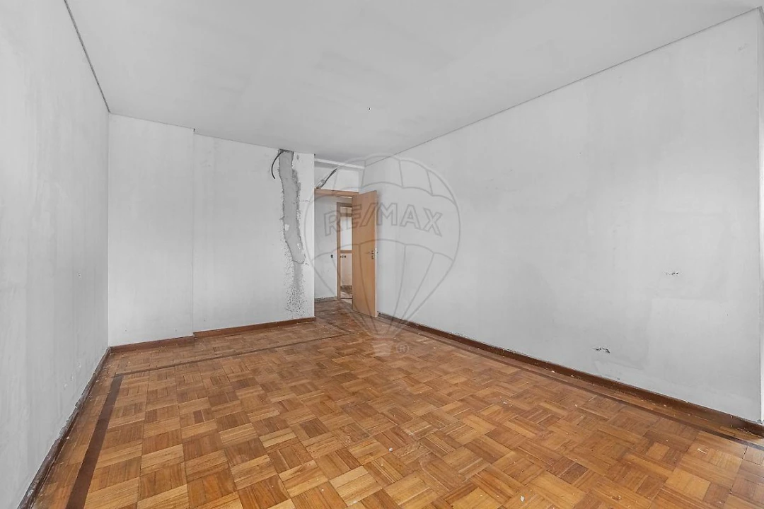 Apartamento T4 para Venda em Paranhos Foto 26