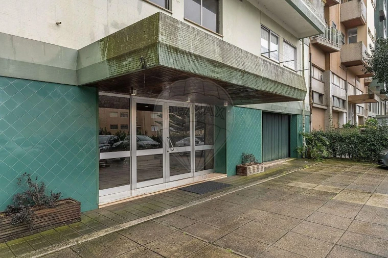 Apartamento T4 para Venda em Paranhos Foto 19