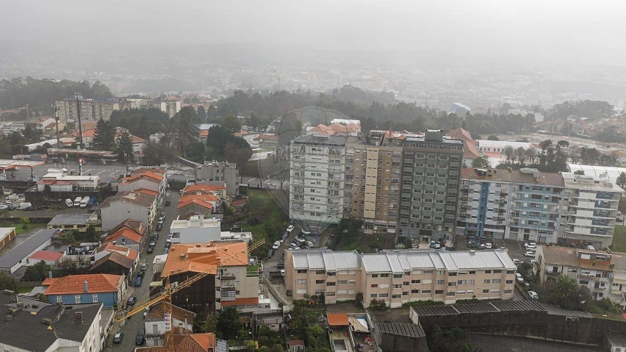 Apartamento T4 para Venda em Paranhos Foto 3