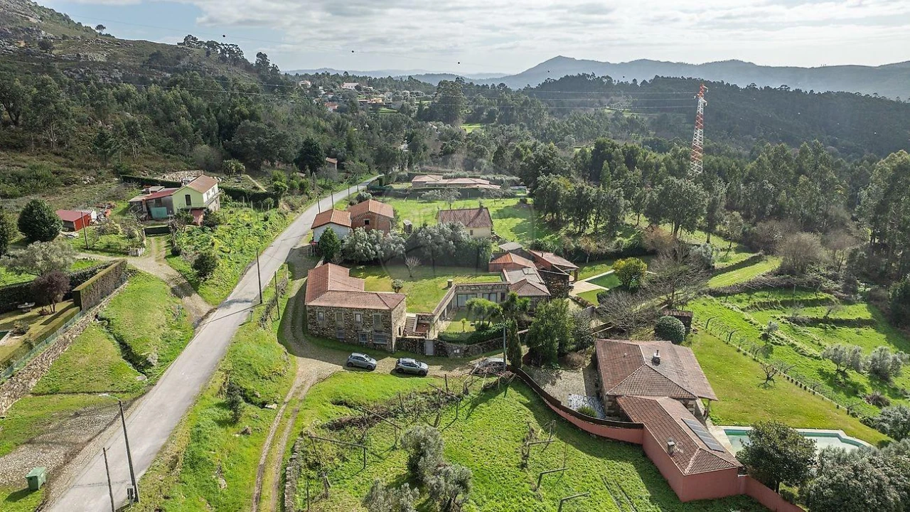 Moradia T7 para Venda em Dem Foto 43