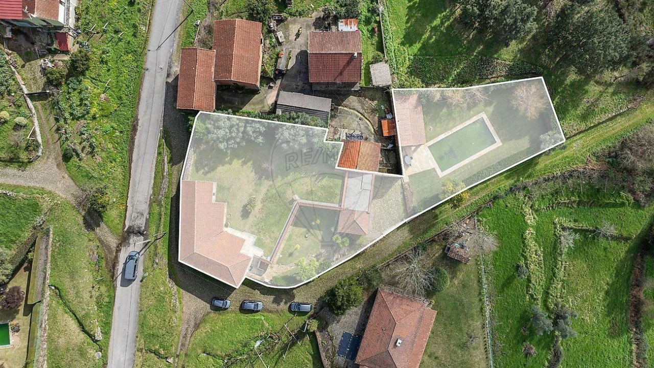 Moradia T7 para Venda em Dem Foto 48