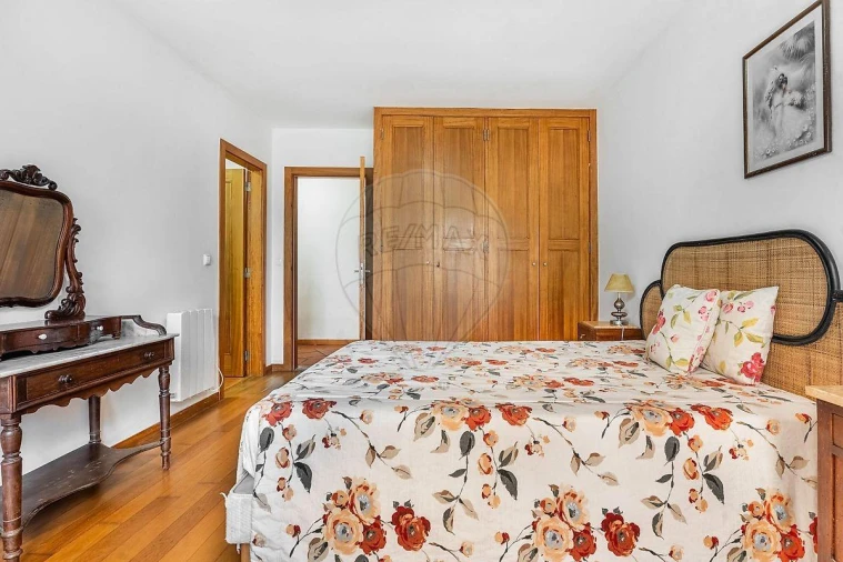 Moradia T7 para Venda em Dem Foto 15