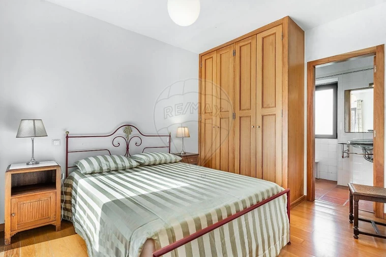 Moradia T7 para Venda em Dem Foto 23