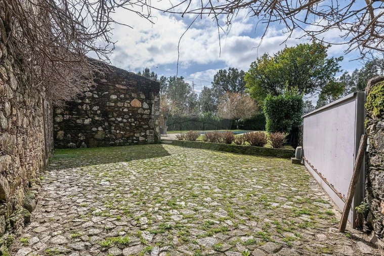 Moradia T7 para Venda em Dem Foto 39