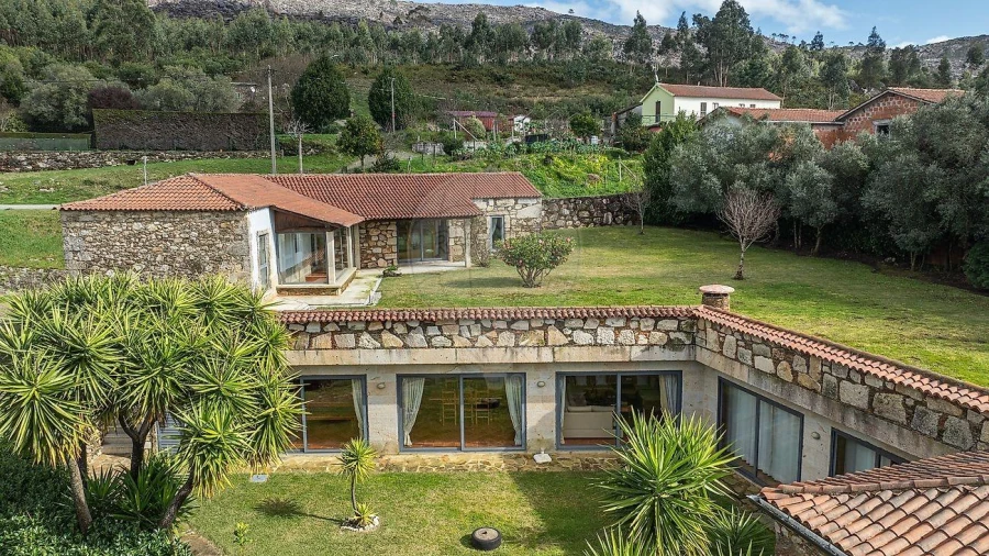 Moradia T7 para Venda em Dem Foto 41