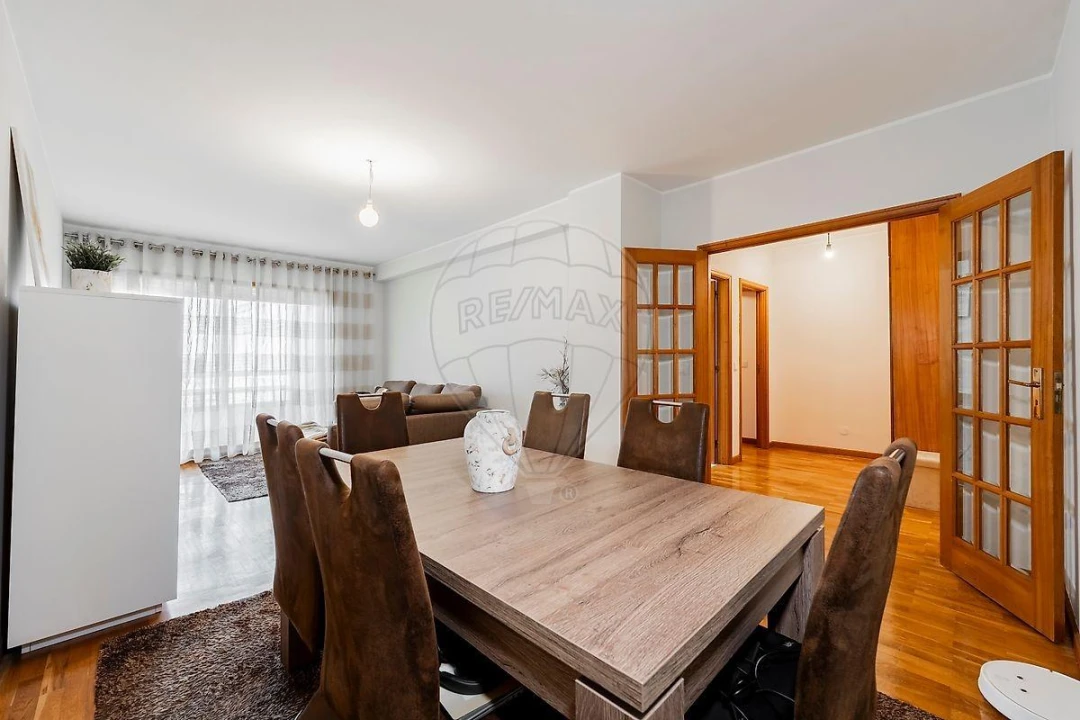 Apartamento T1 para Venda em Paranhos Foto 7