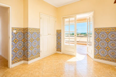 Apartamento T4 para Venda em Glória e Vera Cruz