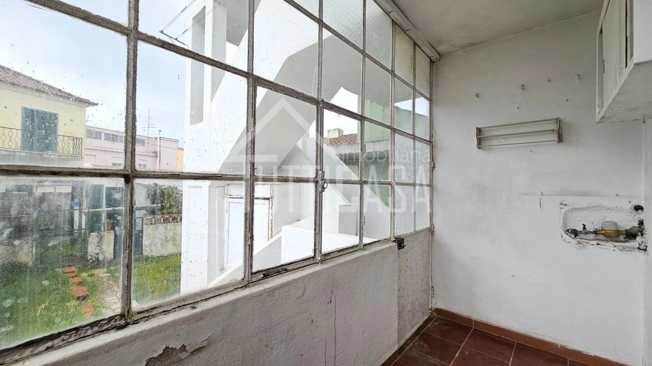 Apartamento T2 para Venda em Venda do Pinheiro e Santo Estêvão das Galés Foto 21