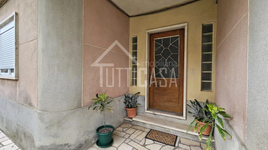 Apartamento T2 para Venda em Venda do Pinheiro e Santo Estêvão das Galés Foto 1