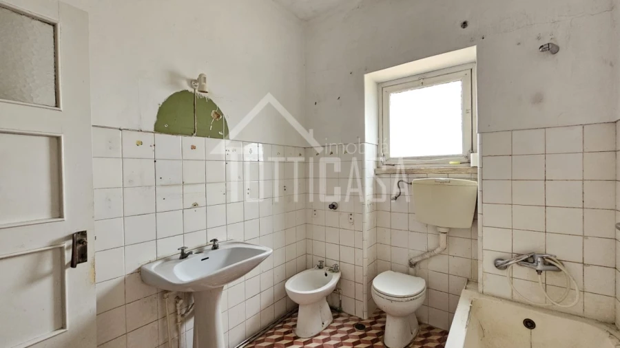 Apartamento T2 para Venda em Venda do Pinheiro e Santo Estêvão das Galés Foto 11