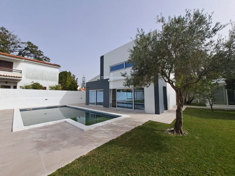 Moradia T5 para Venda em Charneca de Caparica e Sobreda Foto 1