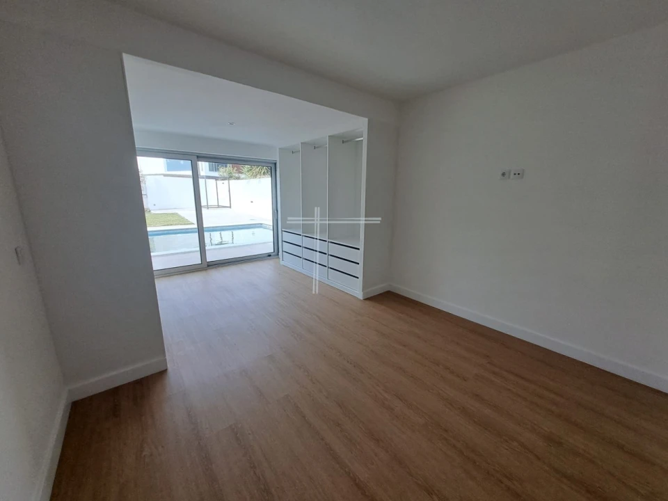 Moradia T5 para Venda em Charneca de Caparica e Sobreda Foto 14