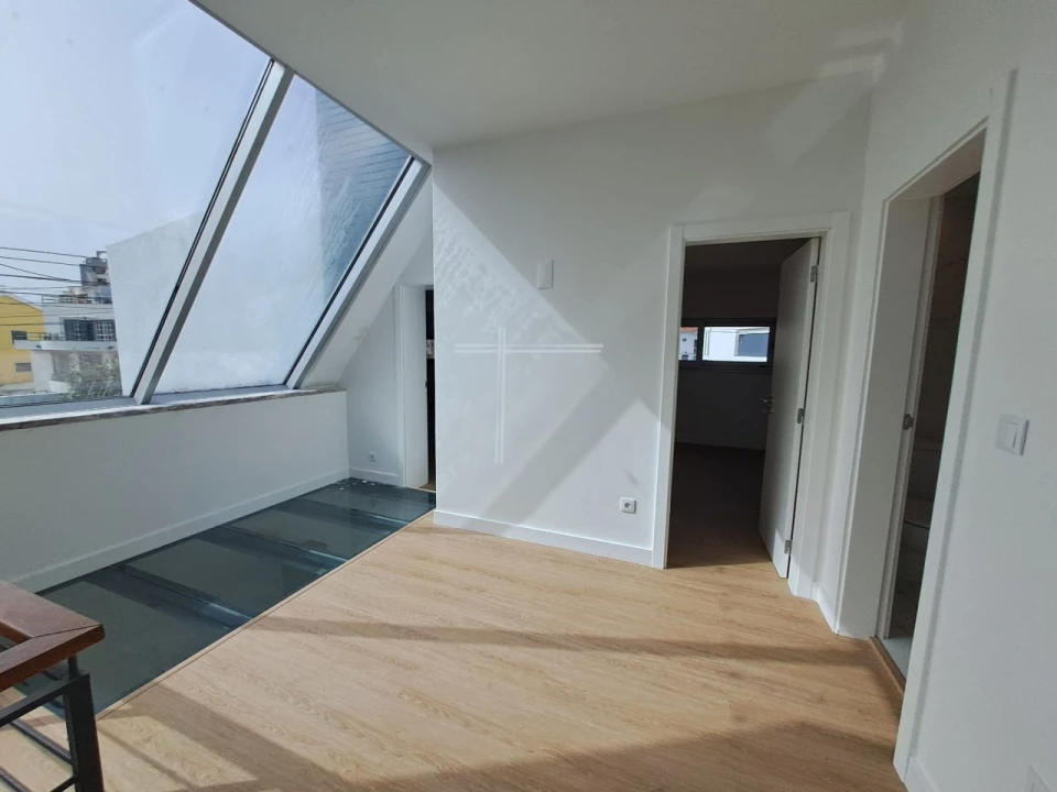 Moradia T5 para Venda em Charneca de Caparica e Sobreda Foto 36