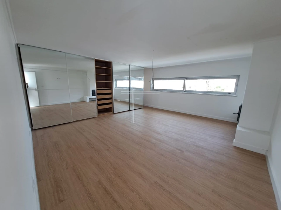 Moradia T5 para Venda em Charneca de Caparica e Sobreda Foto 37