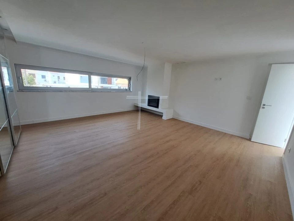 Moradia T5 para Venda em Charneca de Caparica e Sobreda Foto 38