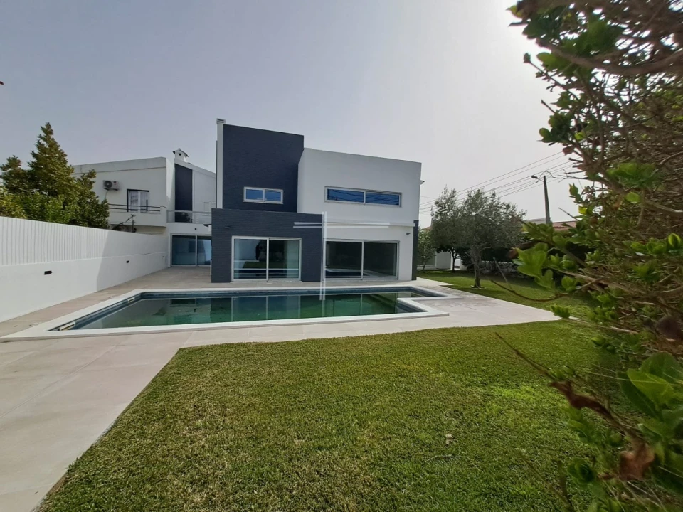 Moradia T5 para Venda em Charneca de Caparica e Sobreda Foto 42