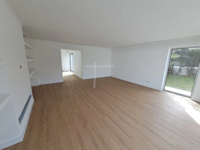 Moradia T5 para Venda em Charneca de Caparica e Sobreda Foto 4