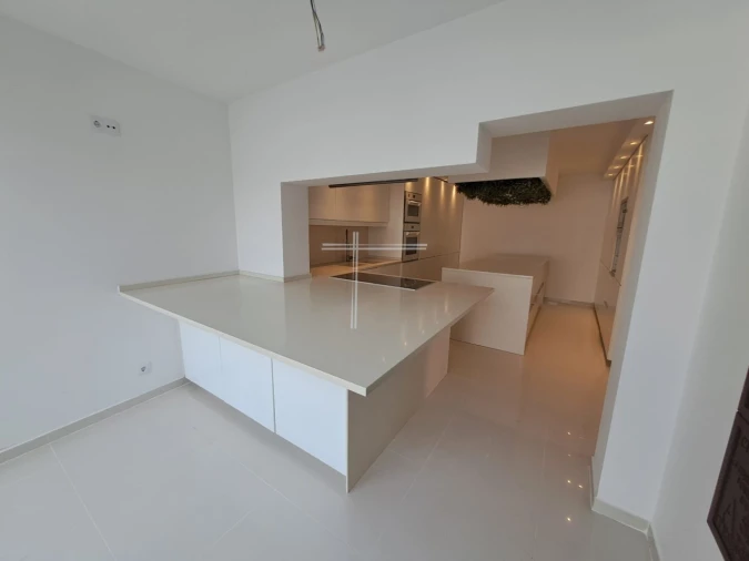 Moradia T5 para Venda em Charneca de Caparica e Sobreda Foto 12