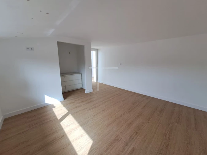 Moradia T5 para Venda em Charneca de Caparica e Sobreda Foto 24