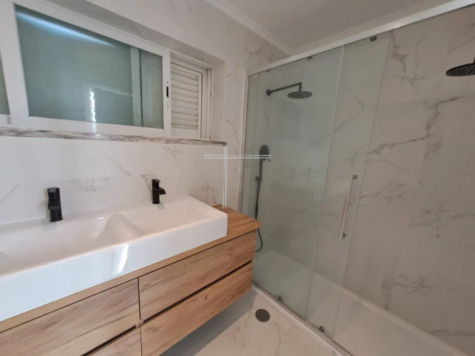 Moradia T5 para Venda em Charneca de Caparica e Sobreda Foto 34