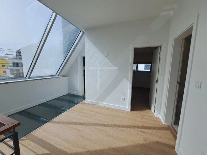 Moradia T5 para Venda em Charneca de Caparica e Sobreda Foto 36