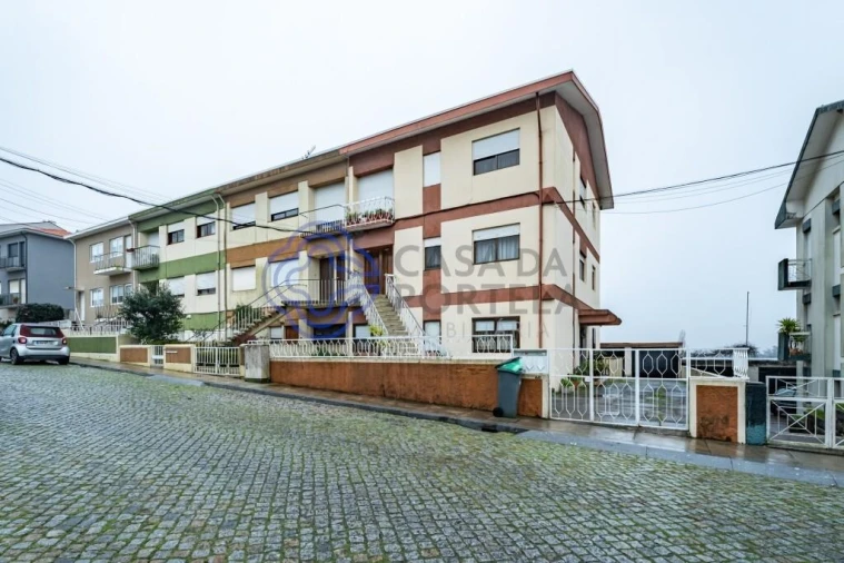 Moradia T3 para Venda em Pedrouços Foto 1