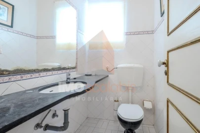 Moradia T4 para Venda em Romeira e Várzea