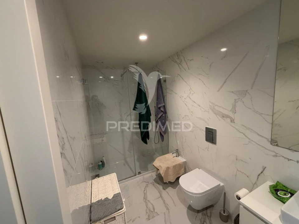 Apartamento T2 para Venda em Oliveira do Douro Foto 7