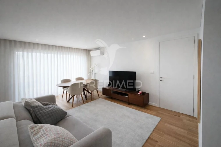 Apartamento T2 para Venda em Oliveira do Douro Foto 2