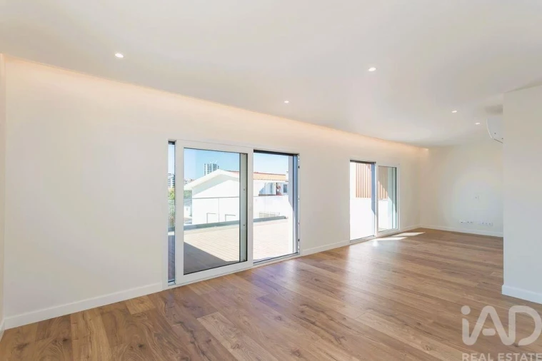 Apartamento T2 para Venda em Cascais e Estoril Foto 3