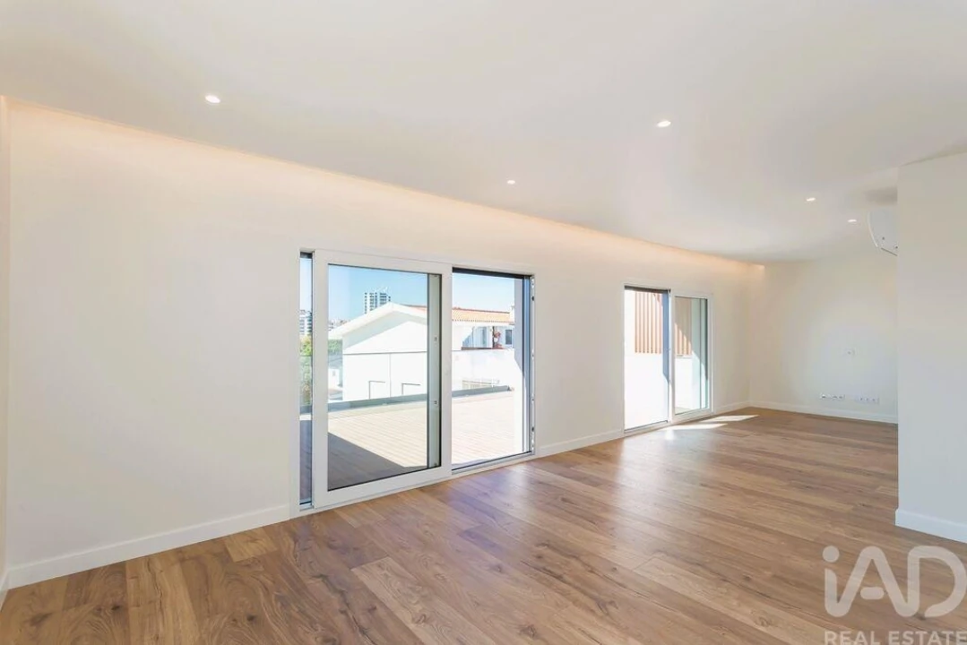 Apartamento T2 para Venda em Cascais e Estoril Foto 3