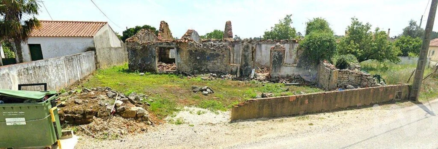 Terreno para Venda em Alcobaça e Vestiaria