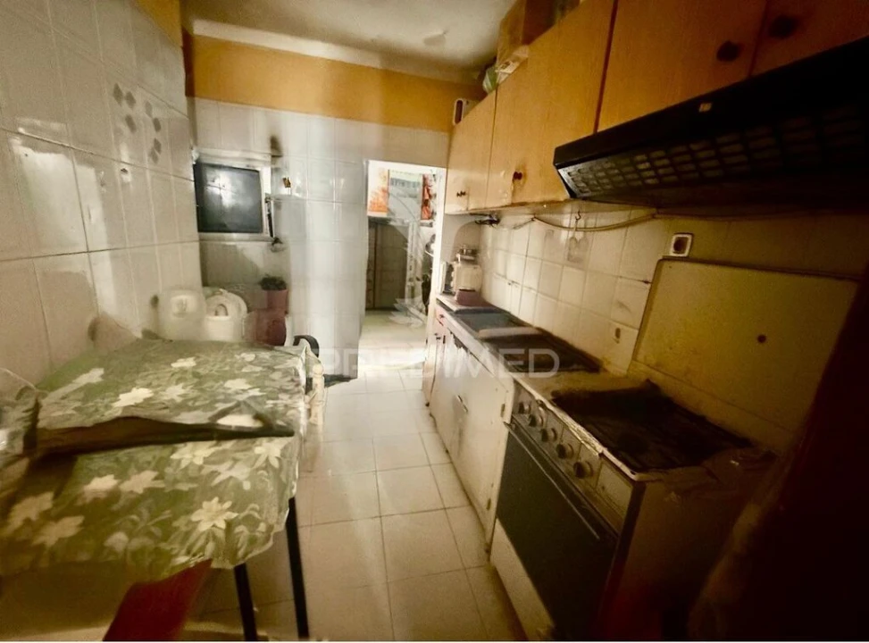 Moradia T2 para Venda em Campolide Foto 5