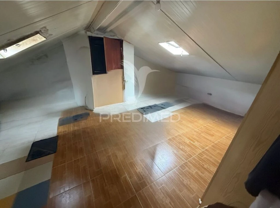 Moradia T2 para Venda em Campolide Foto 8