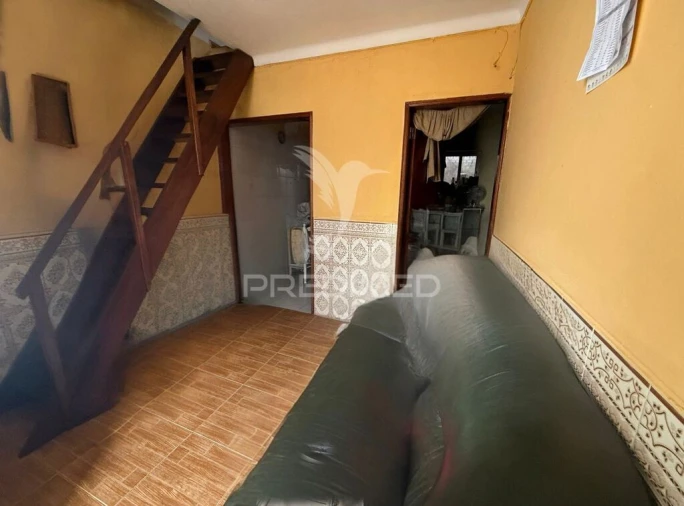 Moradia T2 para Venda em Campolide Foto 10