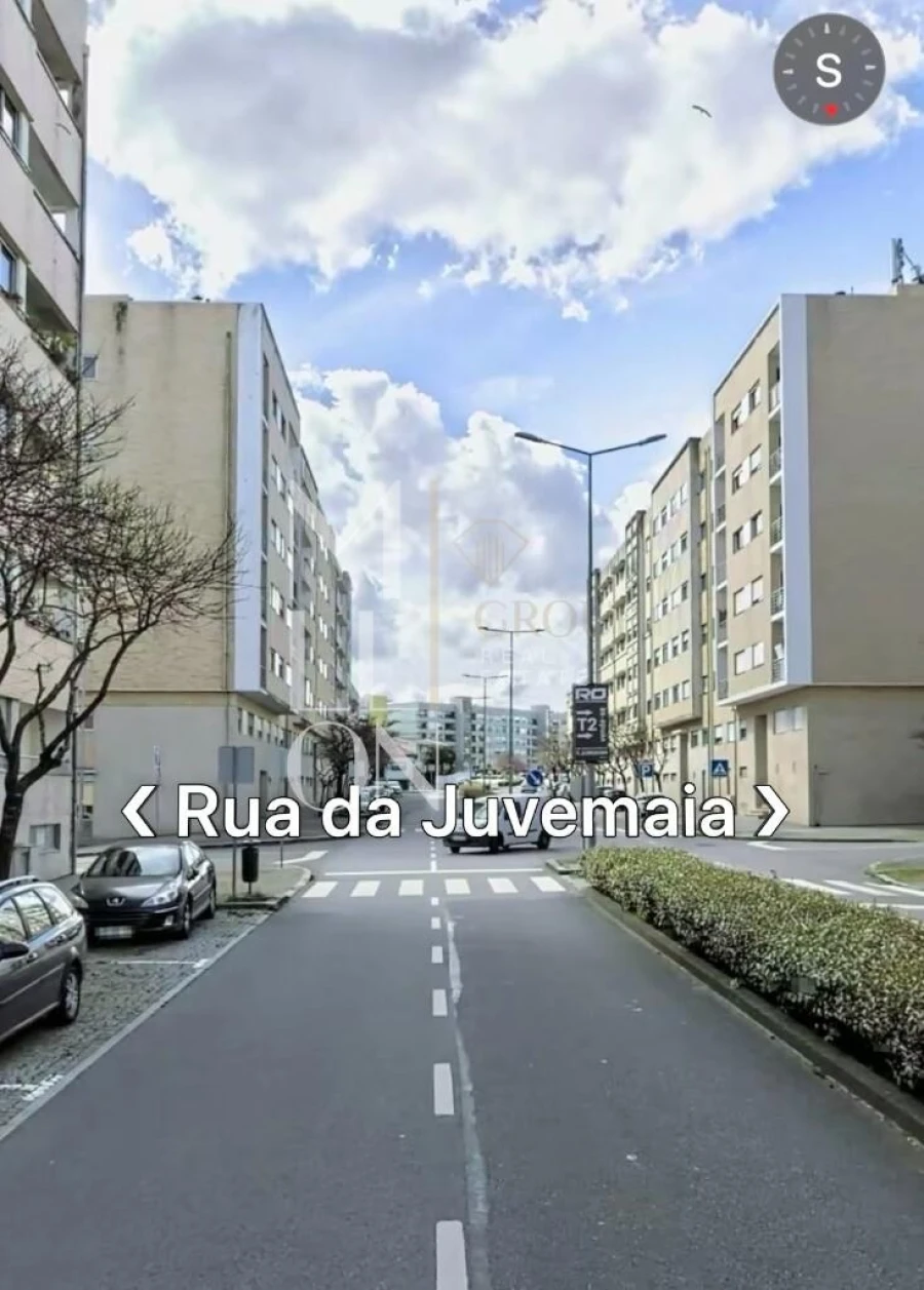 Apartamento T2 para Venda em Castêlo da Maia Foto 2