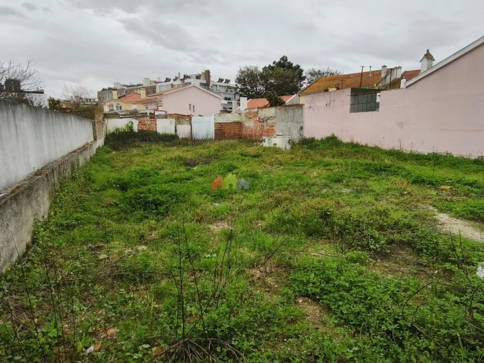 Terreno para Venda em Santo Antonio da Charneca Foto 3