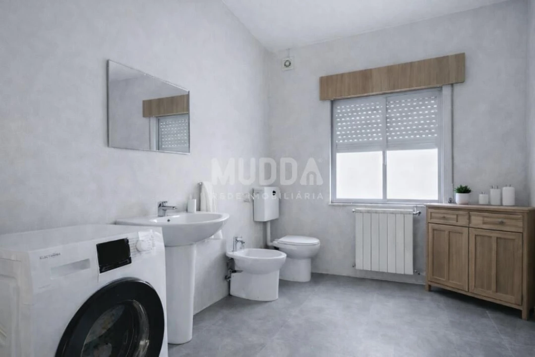 Moradia T3 para Venda em Santa Maria Maior Foto 8