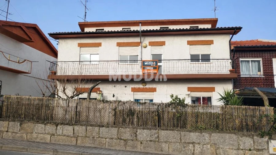 Moradia T3 para Venda em Santa Maria Maior