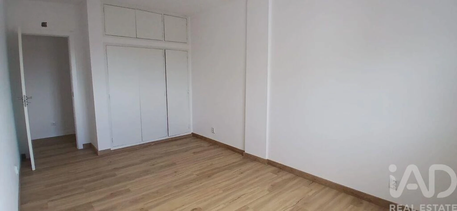 Apartamento para Venda em Olhão Foto 6